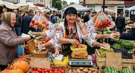 Retail-Ukrainian-Lakṣmī).jpg